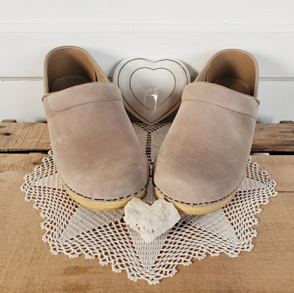 **SOLd*thankYou!🌹Sand Dollar Dansko Pro Honey Clog Soft Taupe Nubuck Suede - Picture 3 of 7